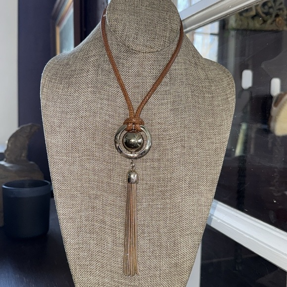 Chicos tegan necklace NEW Gold toned and Tan Tassel Necklace - Picture 6 of 8